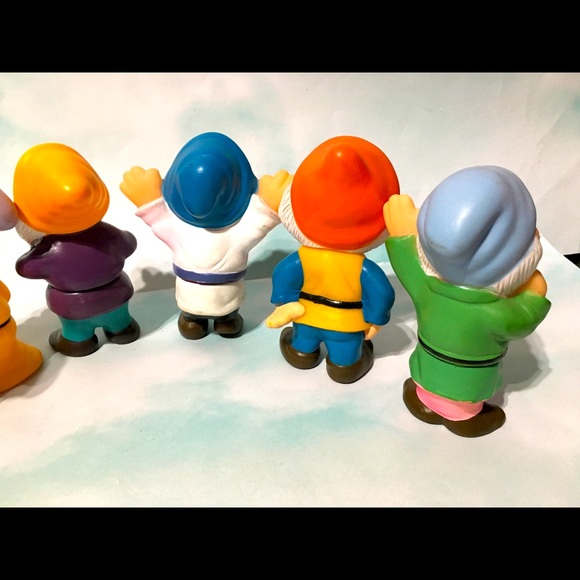 DISNEY RETRO Snow White And Seven Dwarfs SqueakToy - Picture 6 of 14